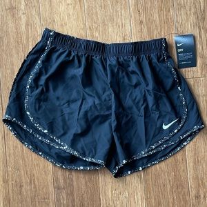 NWT NIKE Tempo Short - L